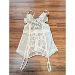 Victoria's Secret Lace Bustier Garter Corset Top Ivory Floral 34C Lingerie Fairy